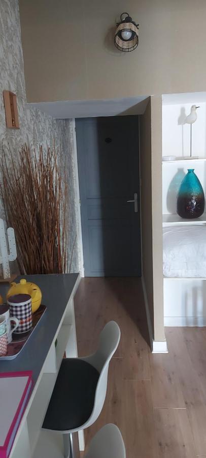 Chez Margarett Apartment Роаян Екстериор снимка